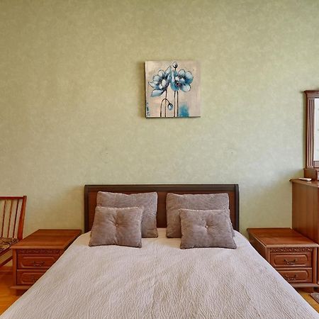 Apartment Near Lva Tolstoho Square Kiev Exteriör bild