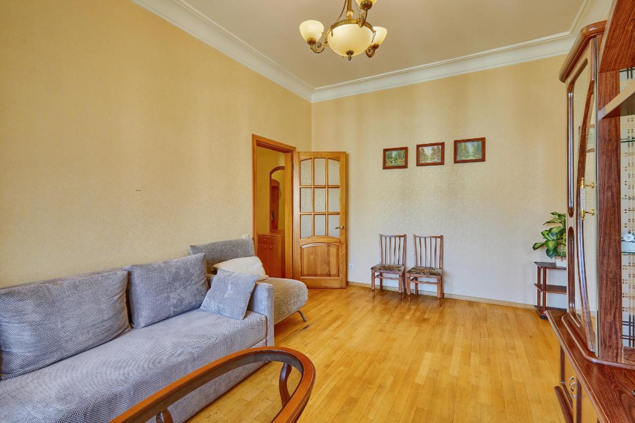 Apartment Near Lva Tolstoho Square Kiev Exteriör bild